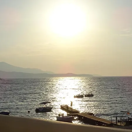 Petro's * Ksamil