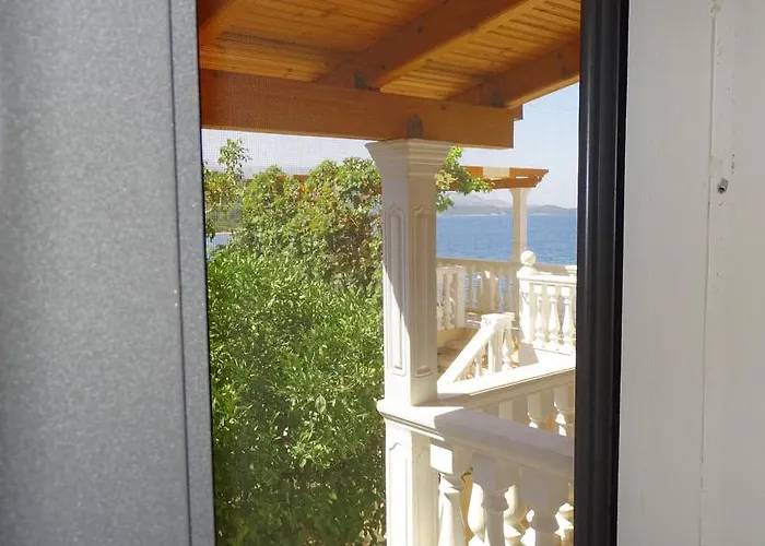 Petro's Daire Ksamil